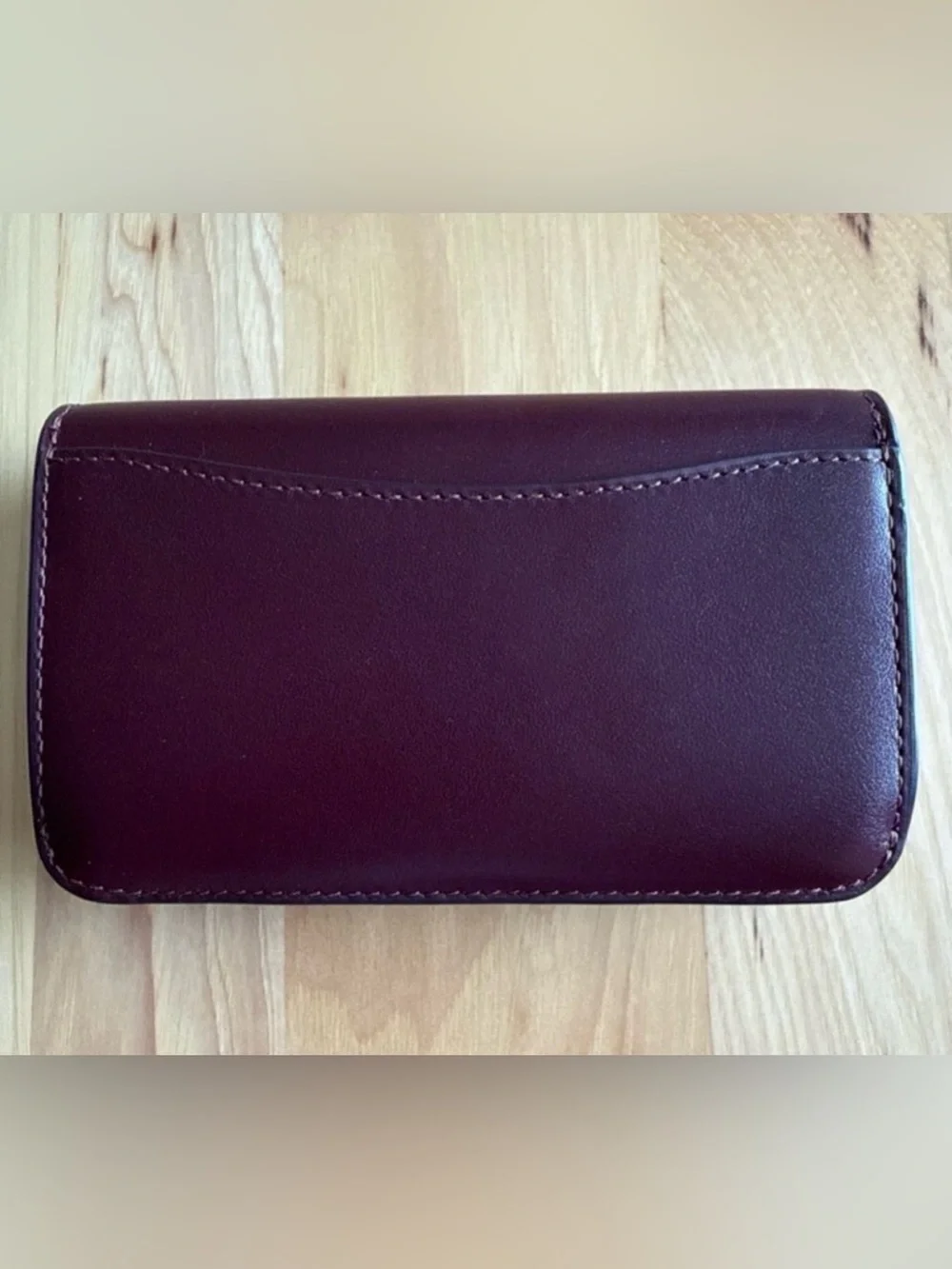 🤍Essential Slim Card Case in Merlot (Exclusive)